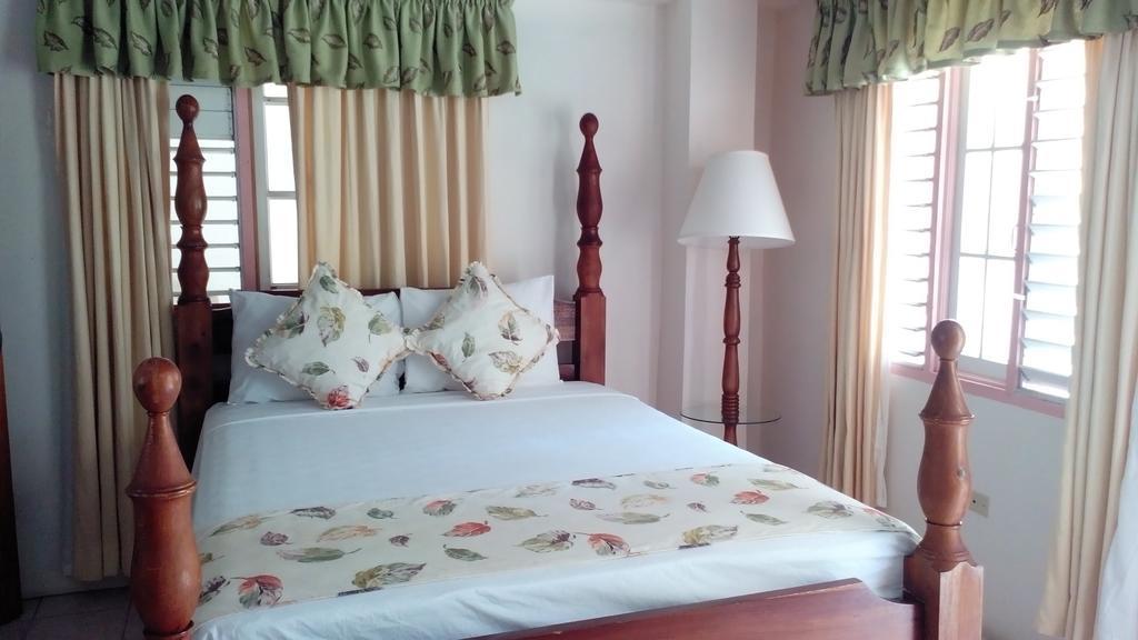 Silver Creek Resort Runaway Bay Room photo
