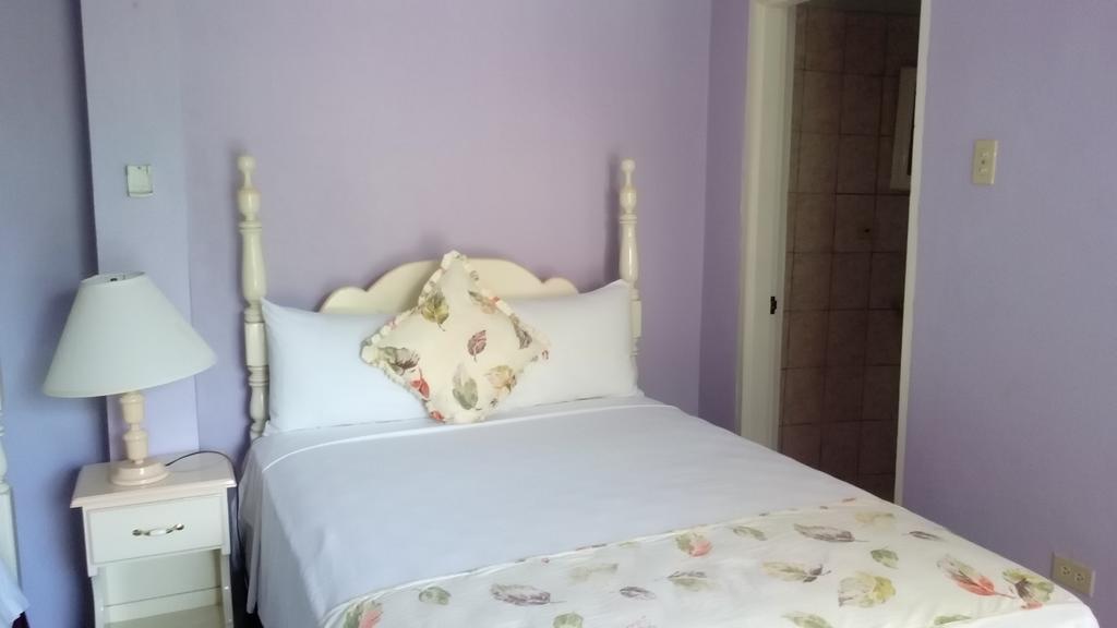 Silver Creek Resort Runaway Bay Room photo