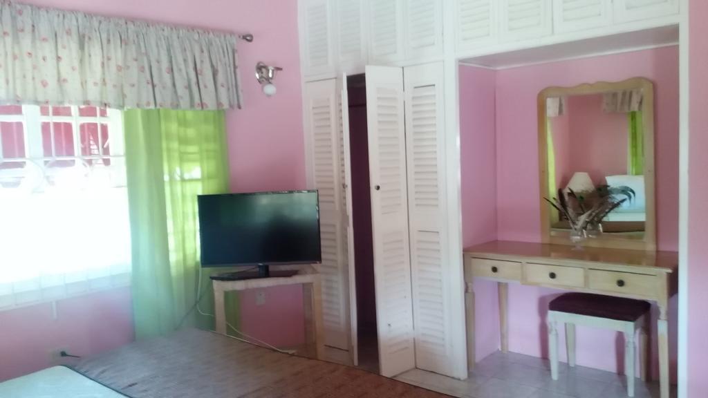 Silver Creek Resort Runaway Bay Room photo